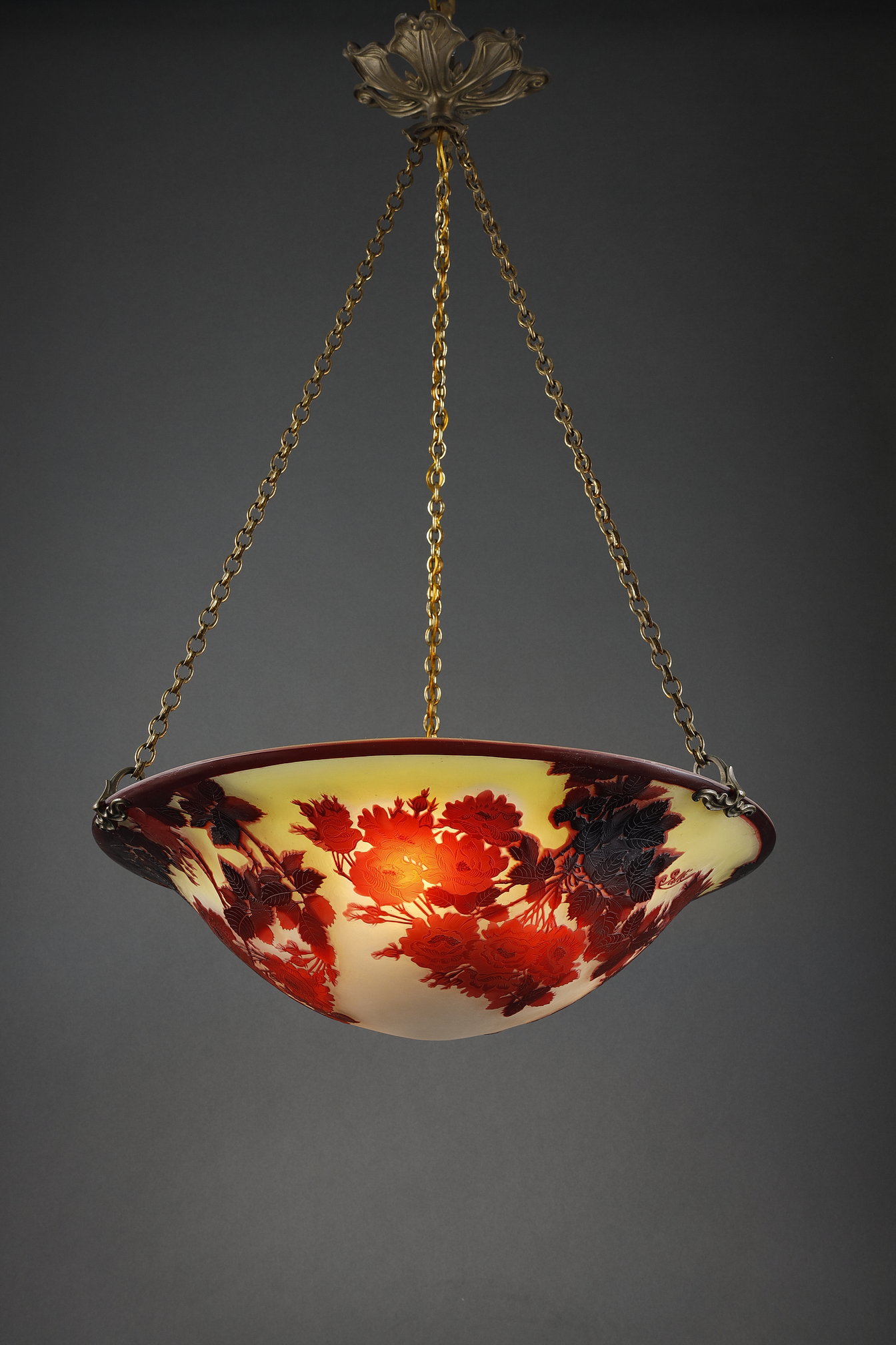 Large Gallé suspension with Bordeaux roses, Art Nouveau